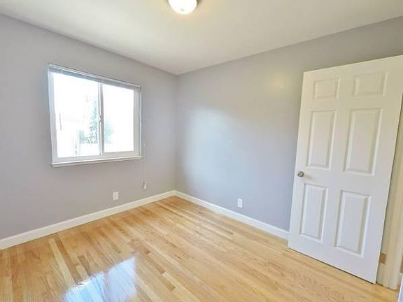 3rd image of 5306 Bayview Ave APT D