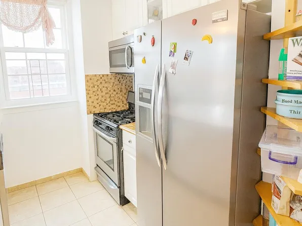 60 Oceana Drive West image 14 of 21