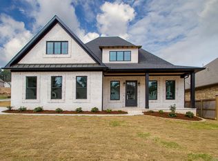 18 Waterside Dr, Little Rock, AR 72223