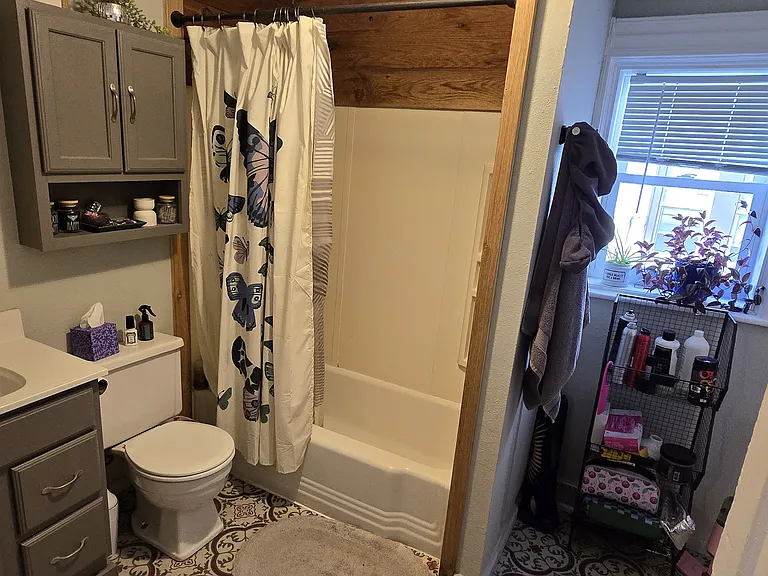 906 Oxford Ave #1 — Photo 16