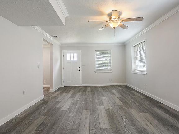 5th image of 636 11th Ave S