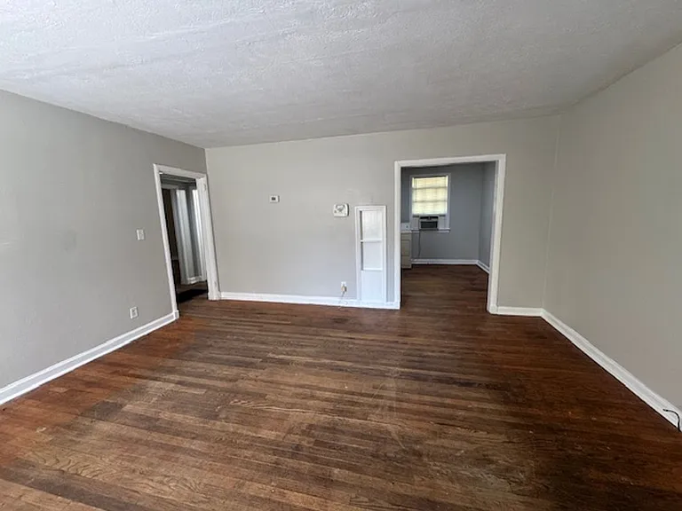 319 Olivia Ct — Photo 8