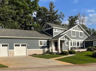 6890 Goldenrod Ave NE, Rockford, MI 49341