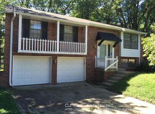 601 NW Canterbury Rd, Blue Springs, MO 64015