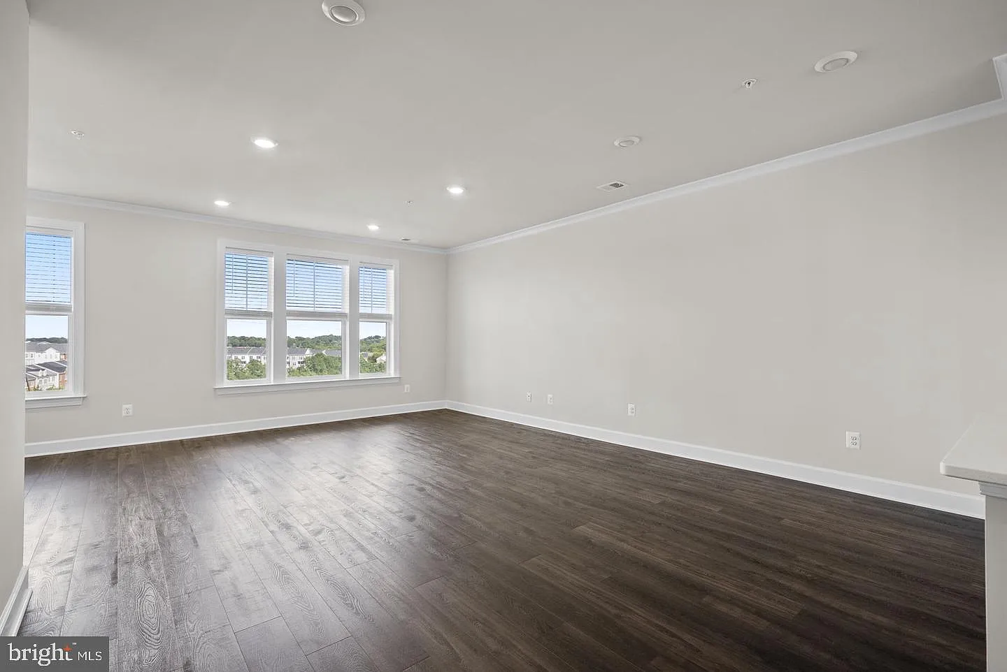 Potomac Town Center Condominium — Photo 4
