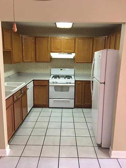 2 bed, 980 sqft, $1,699 — Photo 2