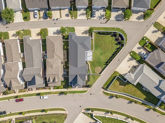 5th image of 2079 Erwin St