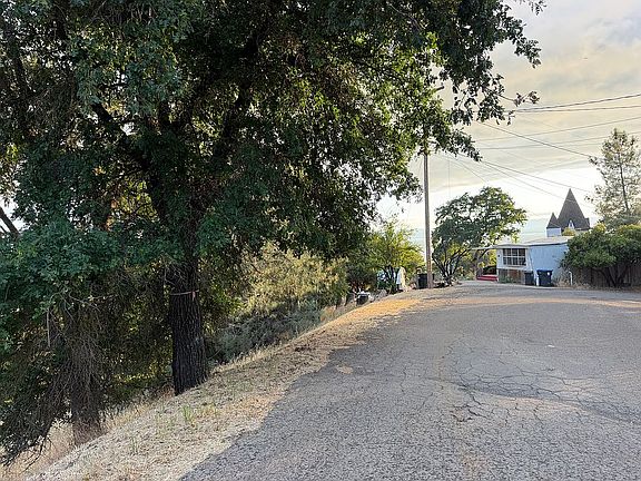 6621 at Logan Dr