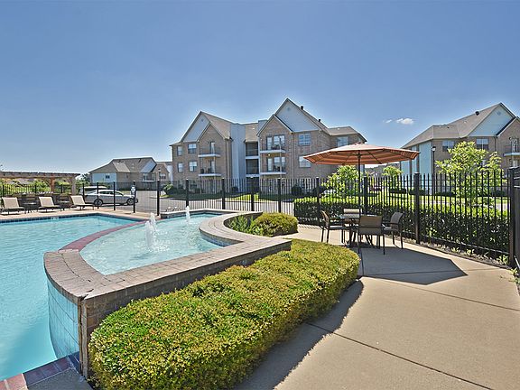 3rd image of 8786 N Creek Blvd APT 02-06