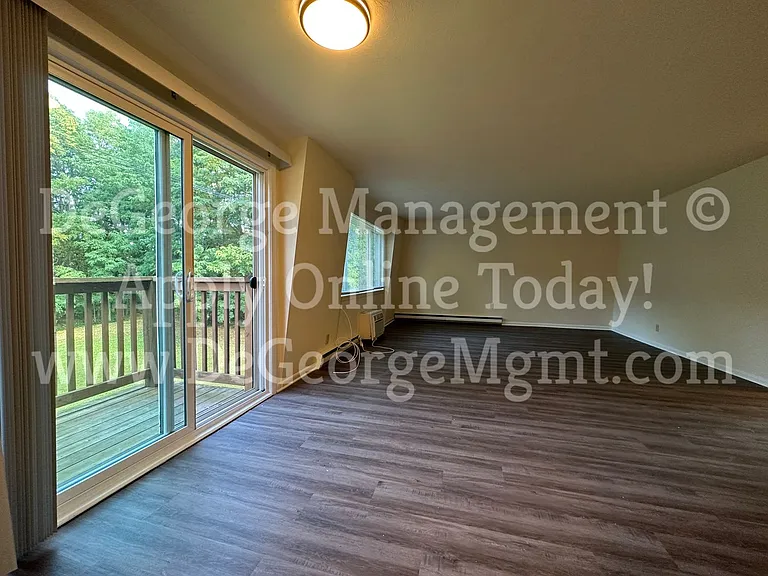 Woodside Court Apartments — Photo 54