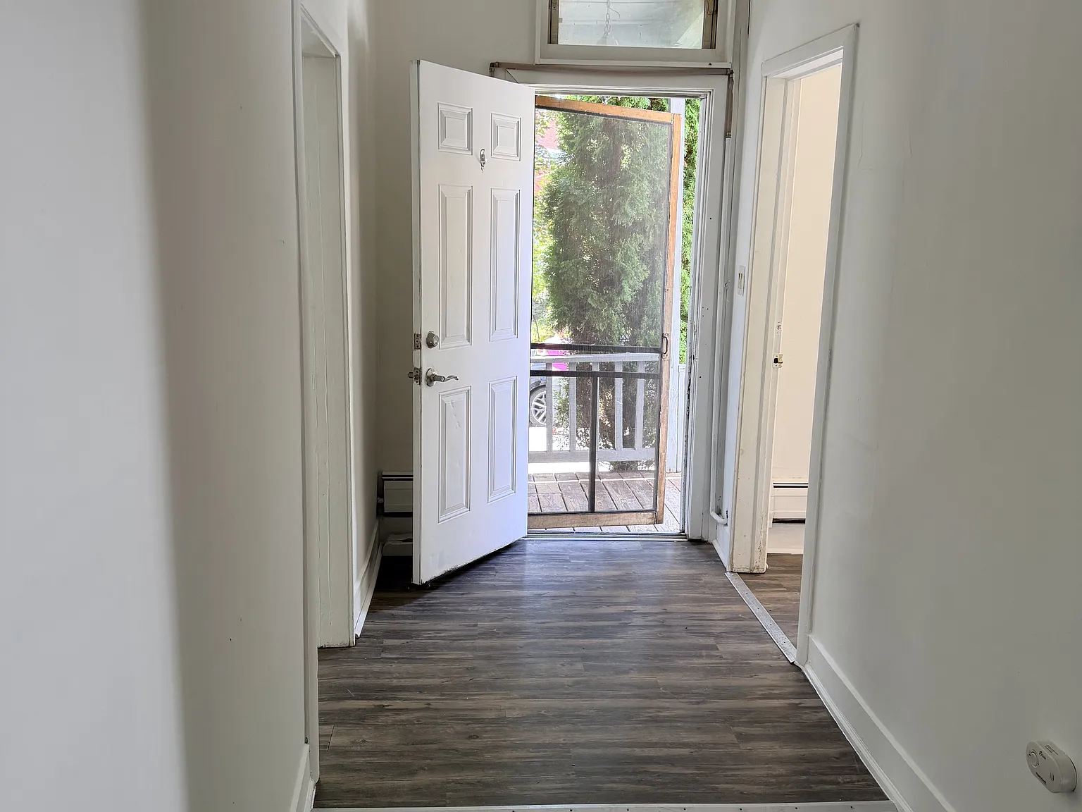 2 bed, $1,100 — Photo 3