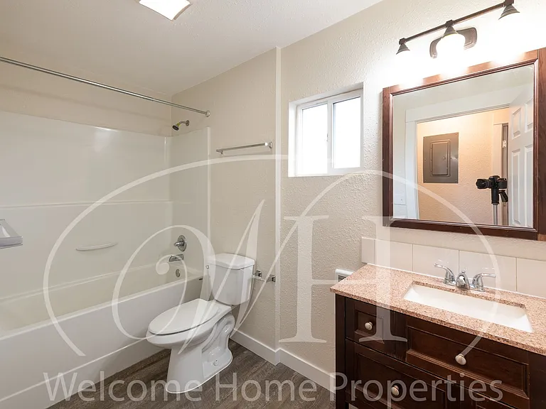 108 SE 6th St — Photo 49