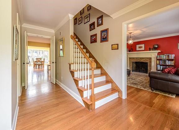 4th image of 317 Bristol Way