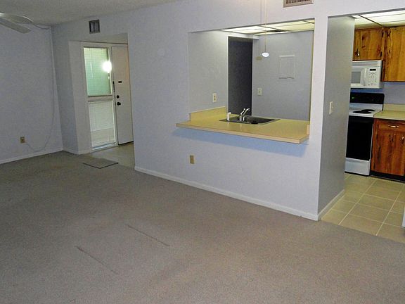 3rd image of 15 Castania Ct