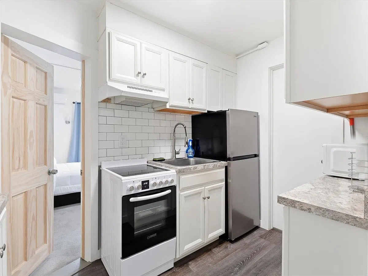 1 bed, 600 sqft, $1,950 — Photo 4