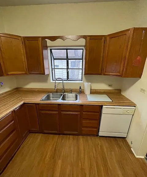 1921 Perez St — Photo 7