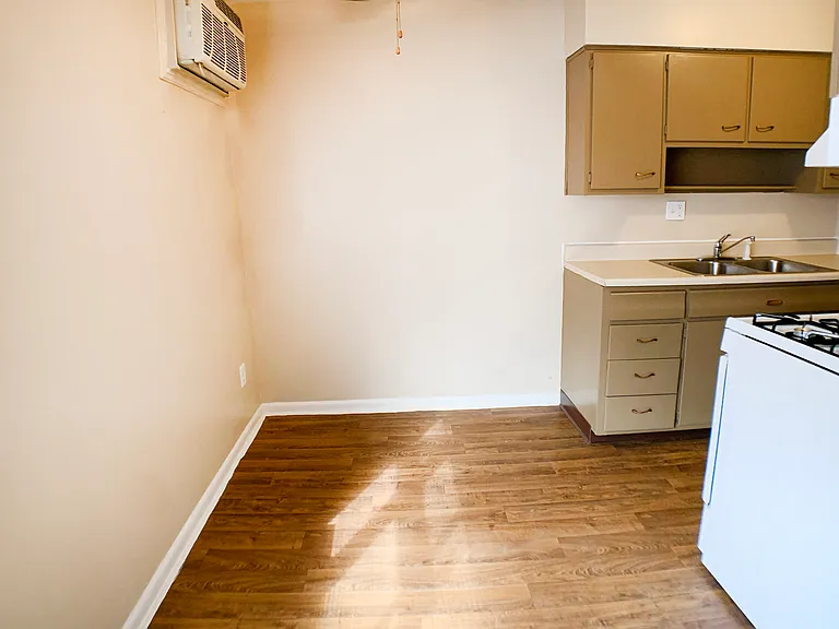 Sharondale Woods Apartments — Photo 35