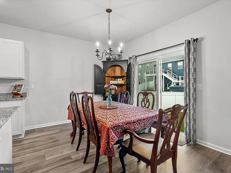 109 Woodford Dr — Photo 18