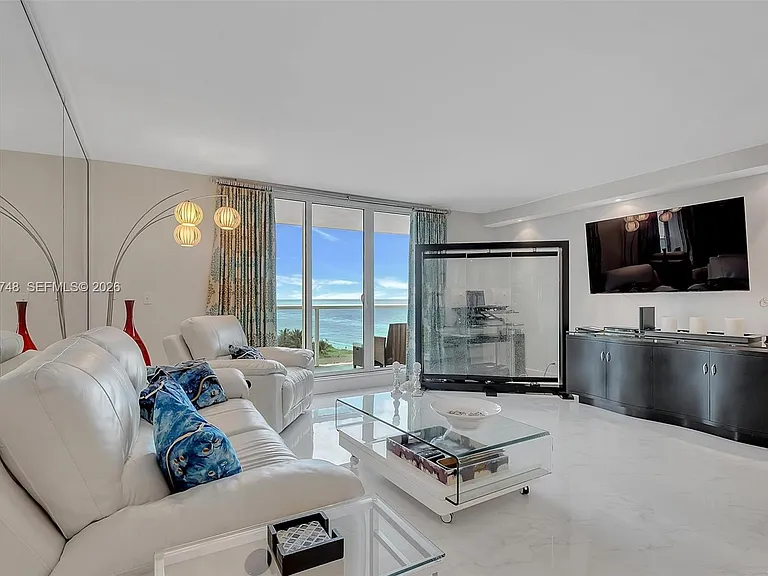 2301 Collins Ave #810 — Photo 9