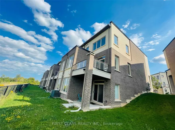 3211 Mintwood Cir, Oakville, ON L6H 0P1