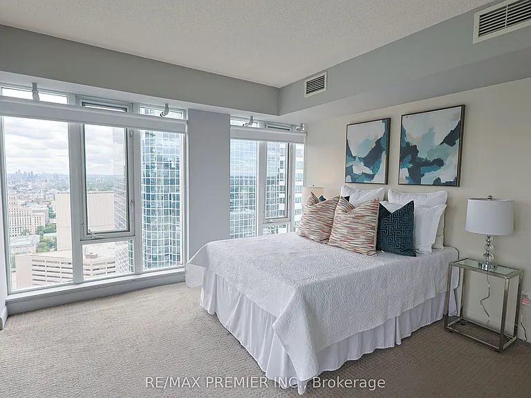 210 Victoria St #4407 — Photo 37