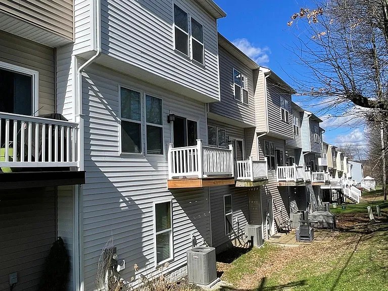 102 Woodside Dr — Photo 4