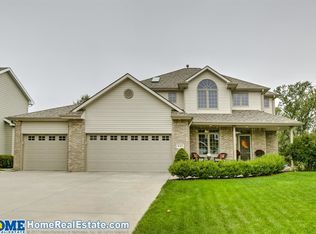6123 Blackstone Rd, Lincoln, NE 68526
