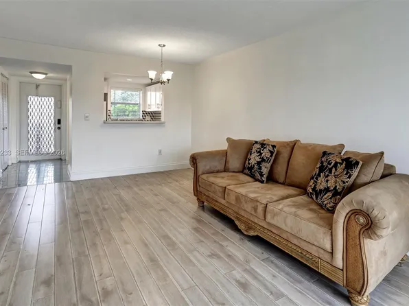 9010 Sunrise Lakes Blvd APT 306, Sunrise, FL 33322