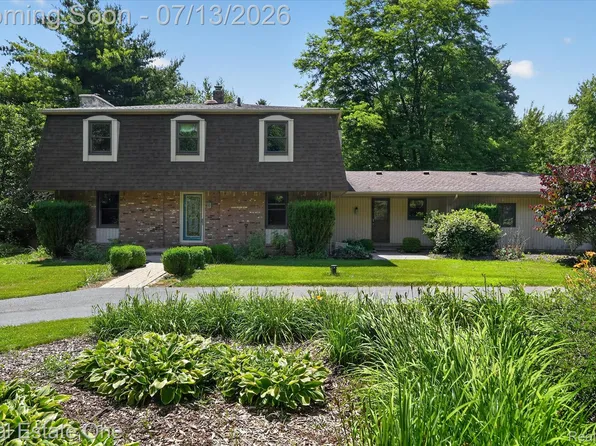 6039 Fish Lake Rd, Holly, MI 48442