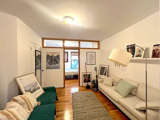 Rented by KNOCKKNOCK LLC | media 4