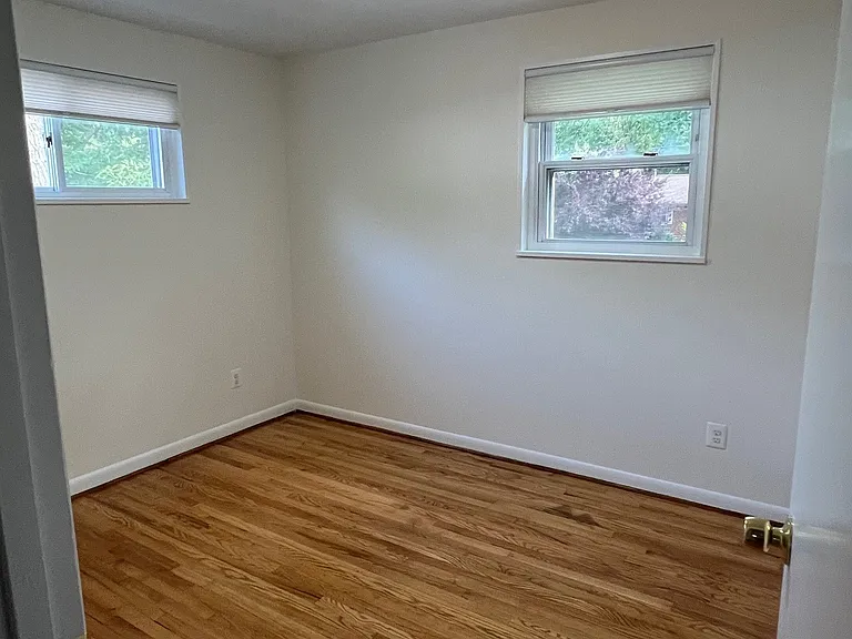 11208 Ashley Dr — Photo 15