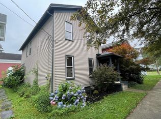 417 11th St, Franklin, PA 16323