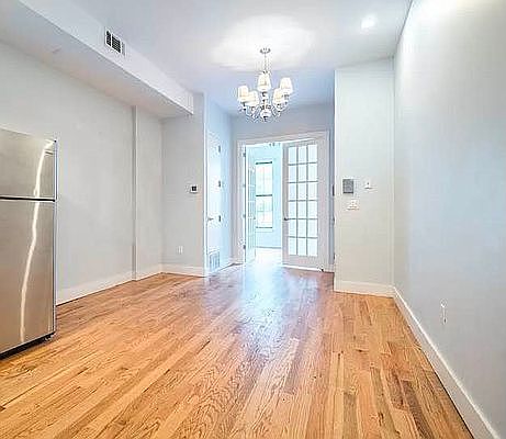 4th image of 219 Troutman St APT 1R