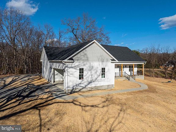 3rd image of 1633 Catlett Mountain Rd