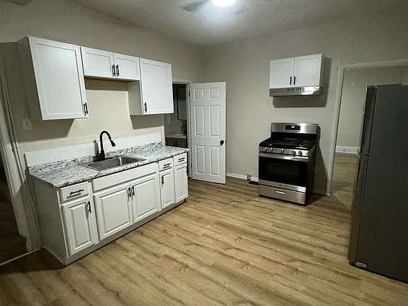 2nd image of 606 Federal St