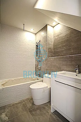 Rented by null | media 9