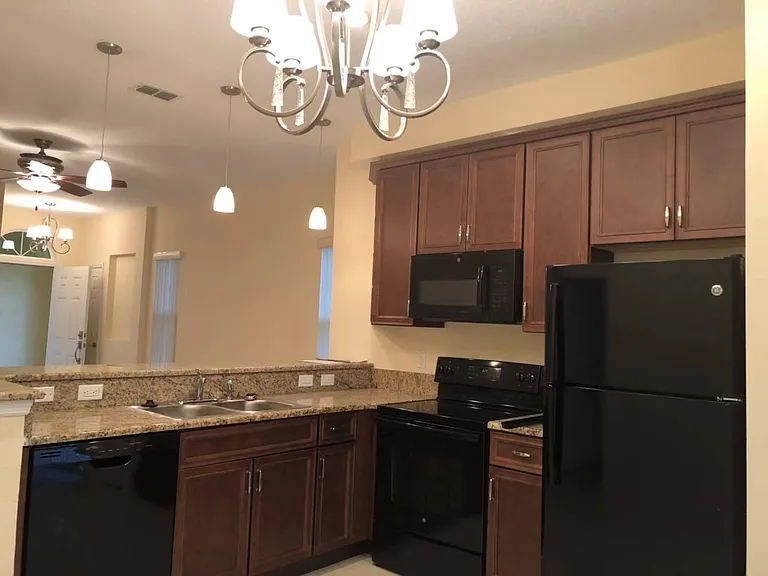 2043 Royal Vista Ct — Photo 3