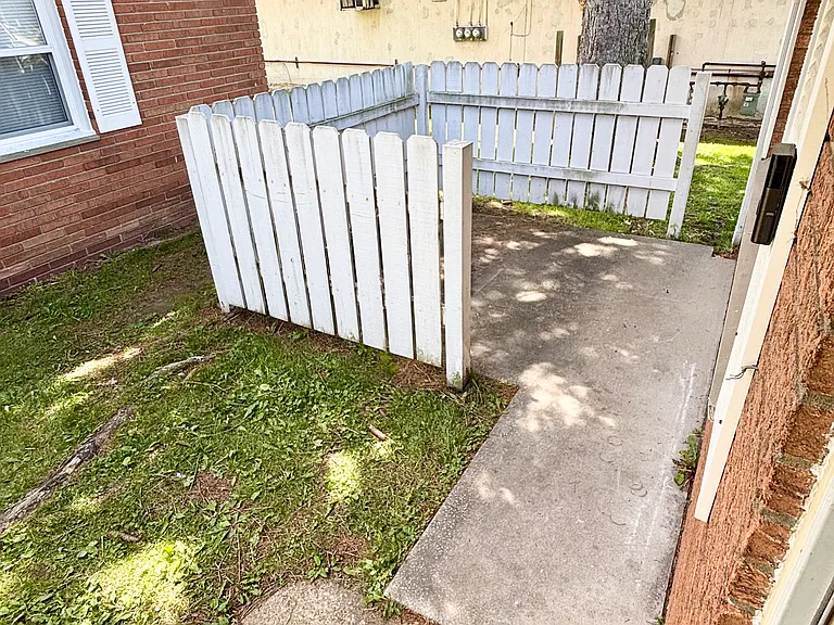 12 Linda St #12 — Photo 15