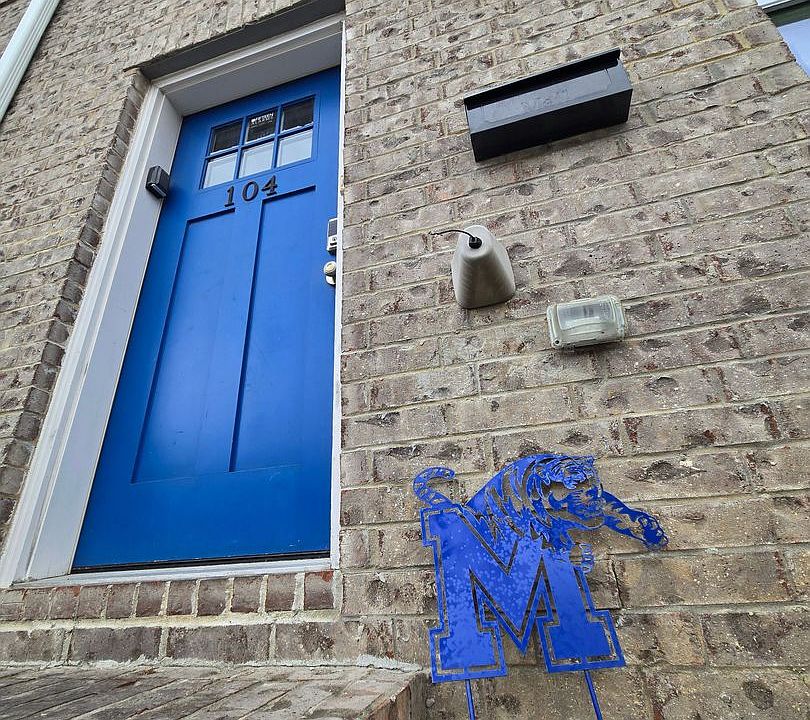 1st image of 613 Brister St Building B