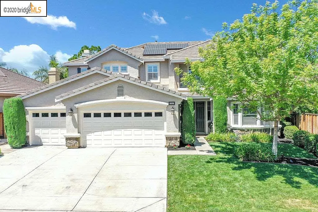 2267 Winchester Loop photo 1