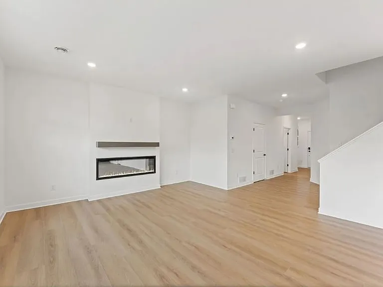 18325 Gladiator Dr — Photo 8