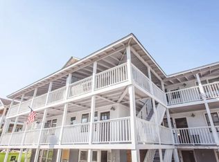 10 E Greensboro St #PENTHOUSE, Wrightsville Beach, NC 28480