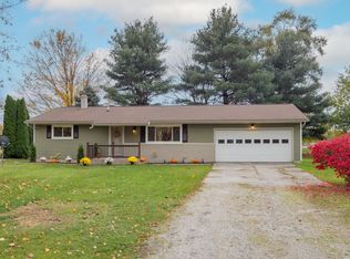 57225 Linda Dr, Three Rivers, MI 49093