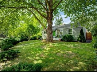 1202 NE 117th St, Seattle, WA 98125