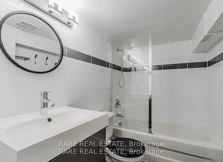 538 Roxton Rd #LOWER — Photo 4