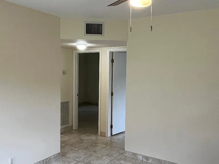 231 NE 24th Ave #1 — Photo 6