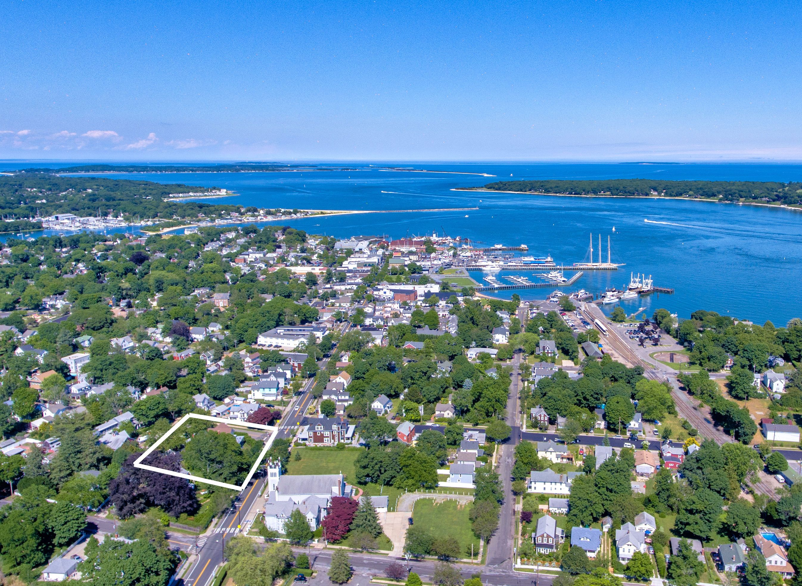 502 Front St in Greenport Out East