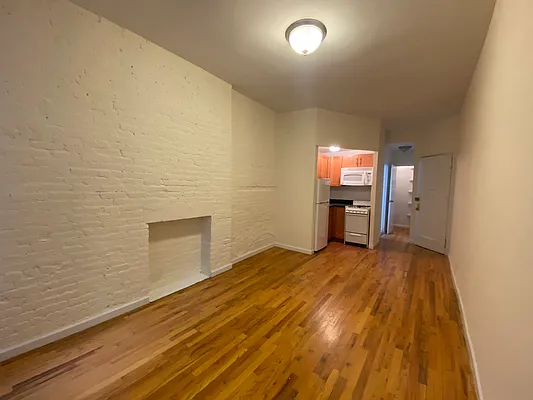 Rented by City Connections Realty | media 9