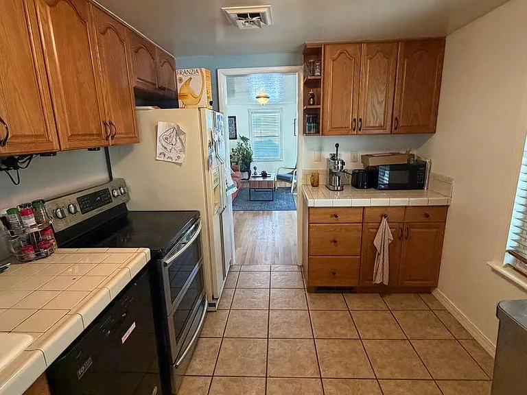 130 W Westwood Ave — Photo 7