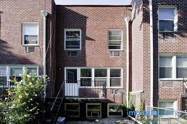 Sold by Moda Realty | media 22